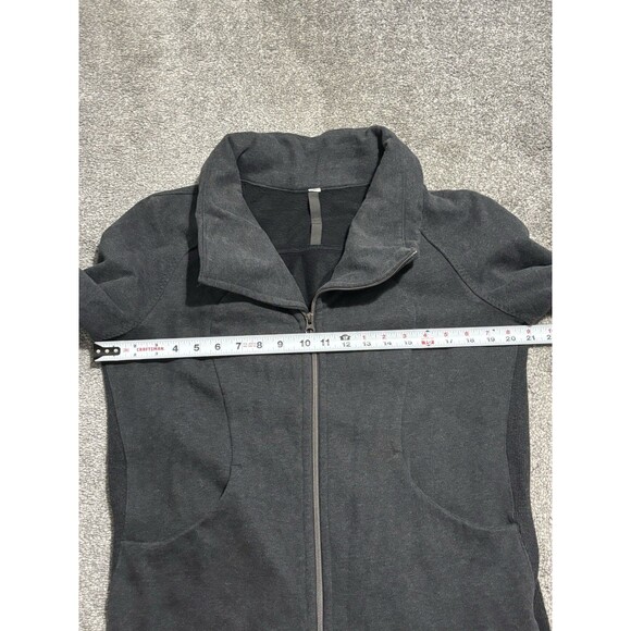Lululemon Womens Size 12 Cozy Cuddle Up Jacket Full Zip Fleece Gray Asymmetrical - Picture 3 of 7